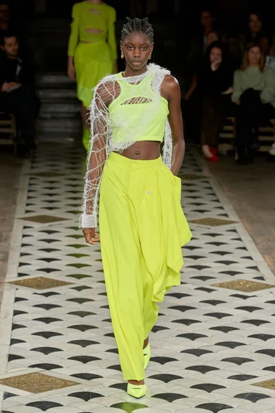 Look 39